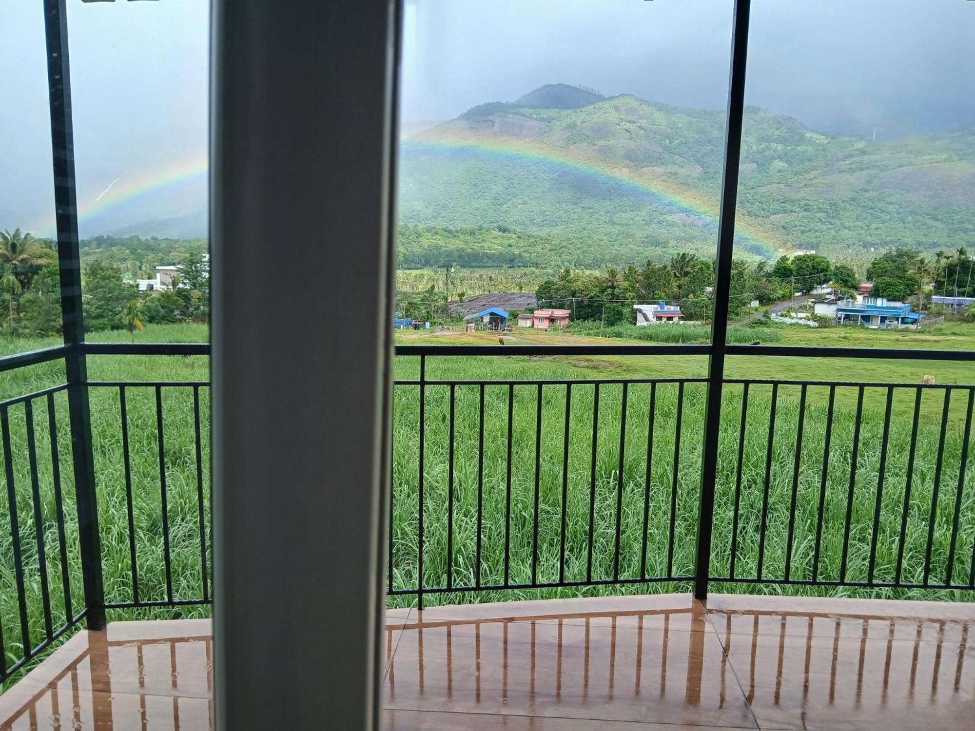 Le Sancta Homestay Maraiyūr Exteriör bild