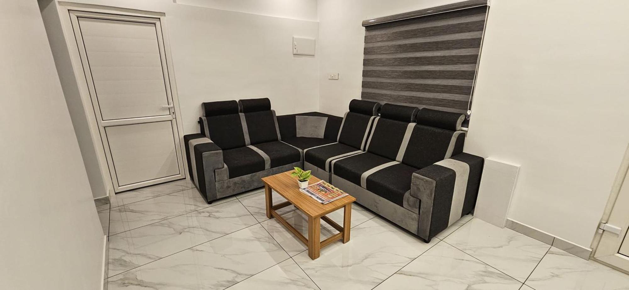Le Sancta Homestay Maraiyūr Exteriör bild