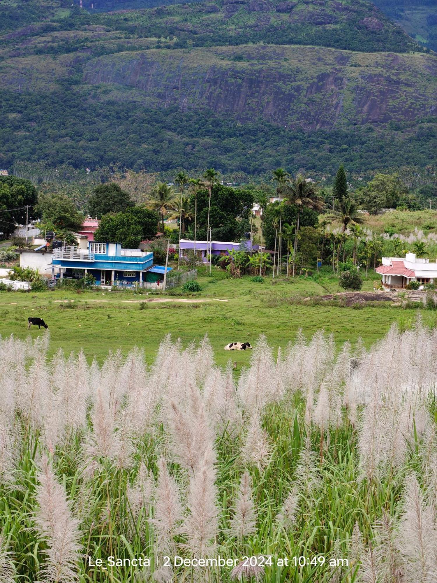 Le Sancta Homestay Maraiyūr Exteriör bild
